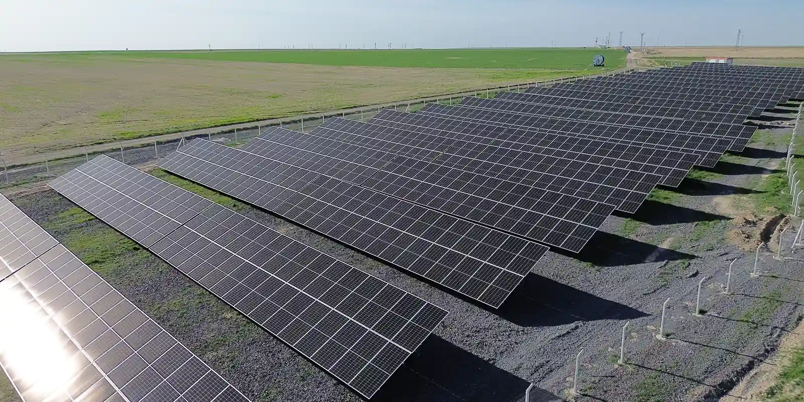 Güneşin sınırsız gücünü keşfedin. Titra Enerji, yenilikçi güneş enerjisi projeleriyle geleceğin enerjisini sunar.